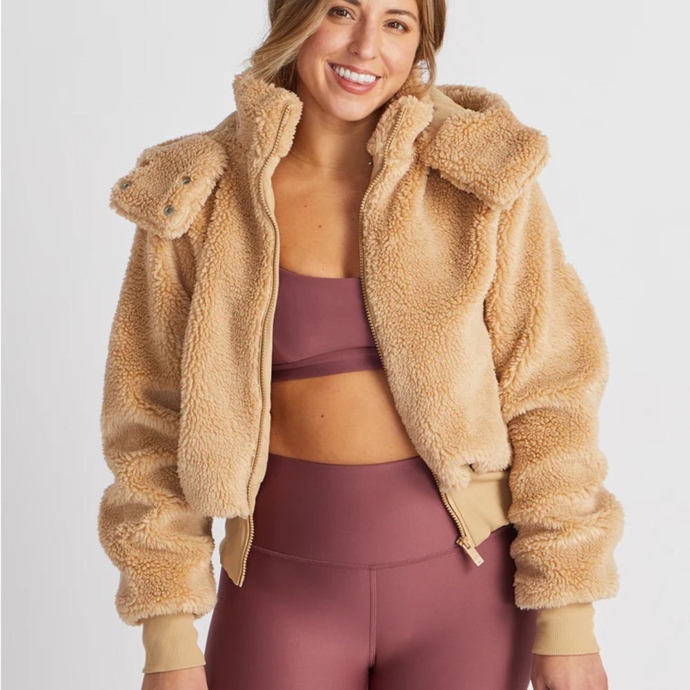 Alo Yoga Foxy Sherpa Jacket Cropped Color: Camel